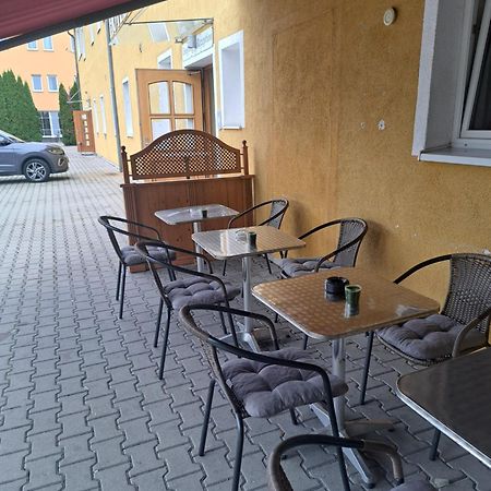 Hotel A8 Lukas Augsburg Bagian luar foto
